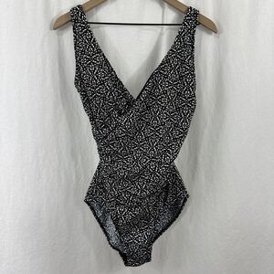 LL Bean Black Geo Print Long Shaping Swim Tanksuit Womens 10 Long Beach Classic